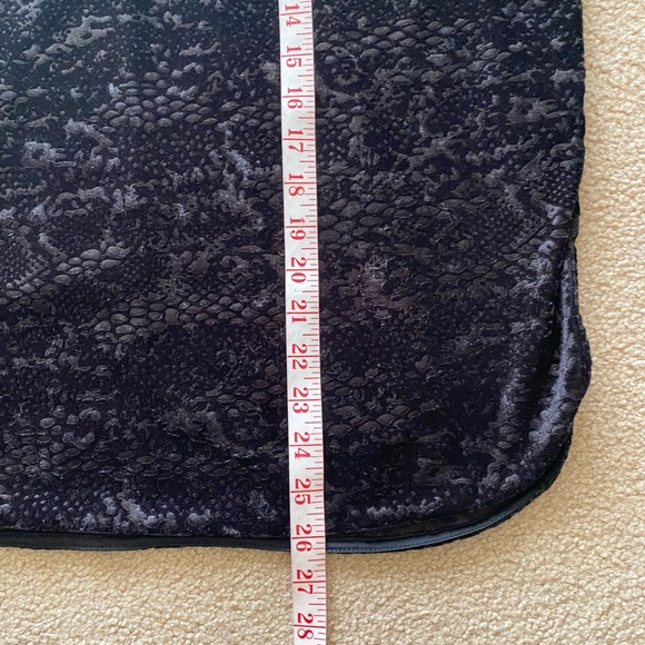 Velvet Blouse - Jaclyn Smith - Picture 13 of 14